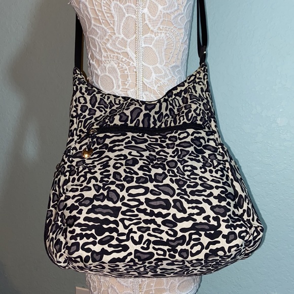 EUC Travelon Anti-Theft Crossbody Bag in Leopard print - Picture 3 of 15